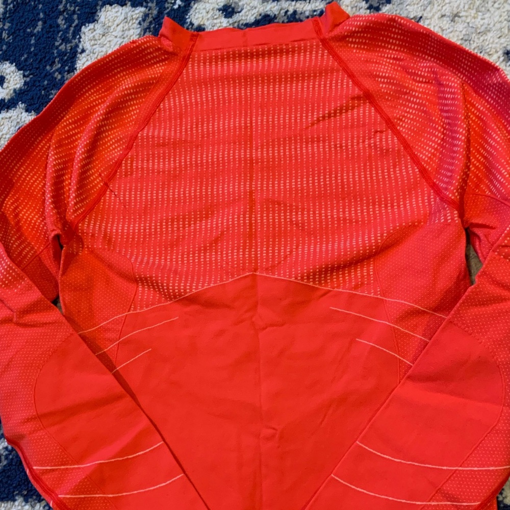 Nike dri-fit active top- like new